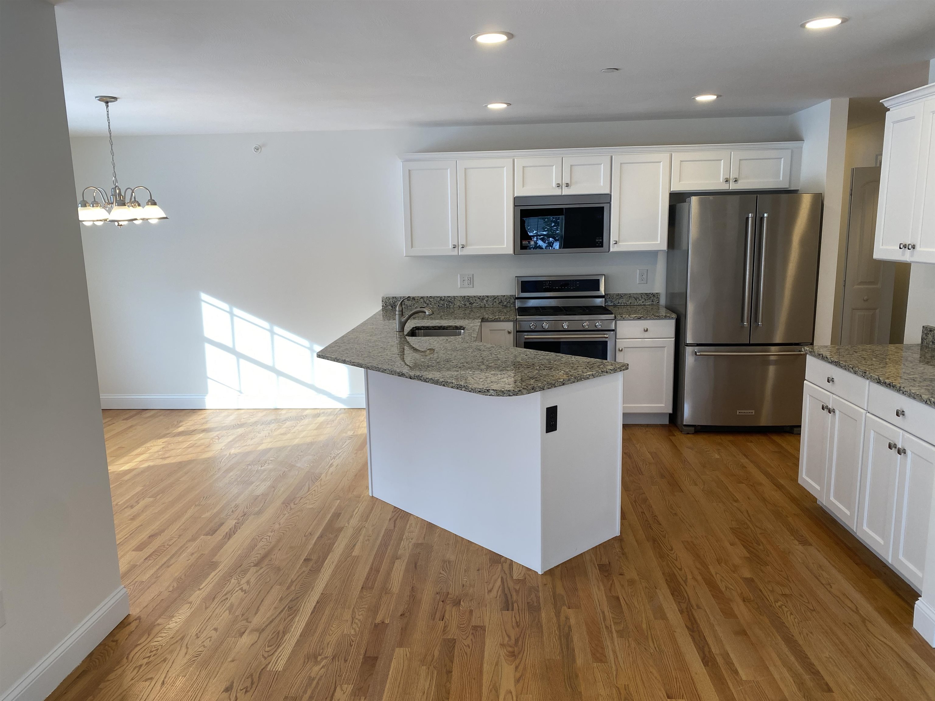 2 Benning Street Amherst, NH 03031 - Photo 15 of 34