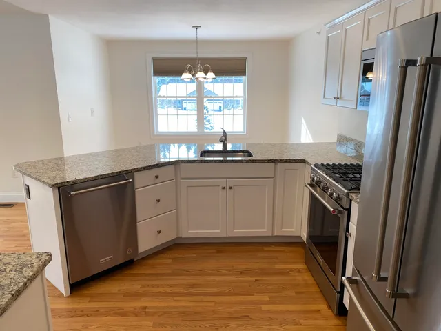 $675,000 | 2 Benning Street, Amherst, NH 03031