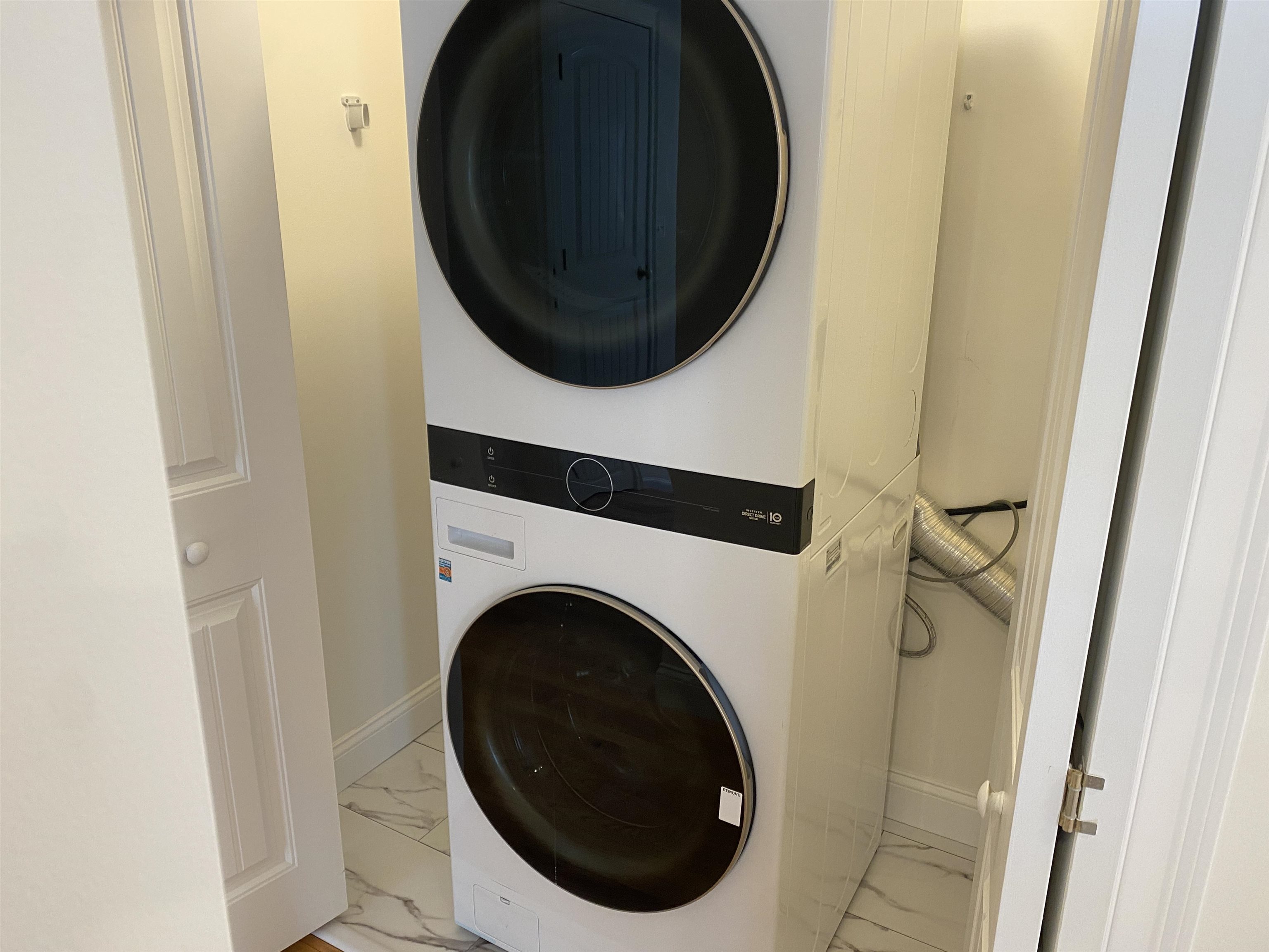 2 Benning Street Amherst, NH 03031 - Photo 18 of 34