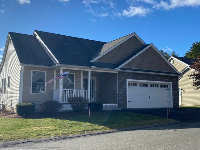 $675,000 | 2 Benning Street, Amherst, NH 03031