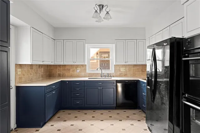 $775,000 | 441 West 67th Street, Kansas City, MO 64113