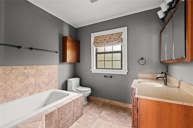 $775,000 | 441 West 67th Street, Kansas City, MO 64113