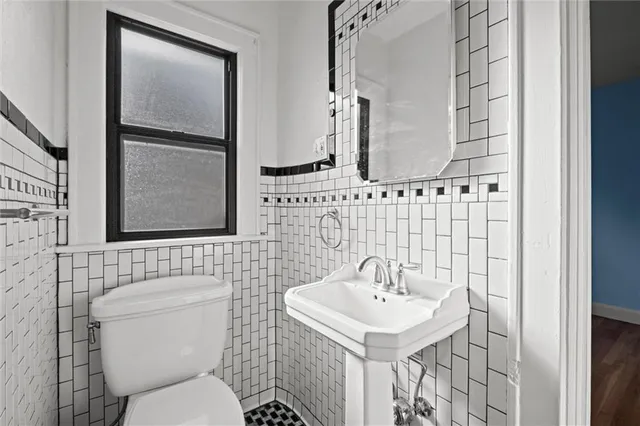 $775,000 | 441 West 67th Street, Kansas City, MO 64113