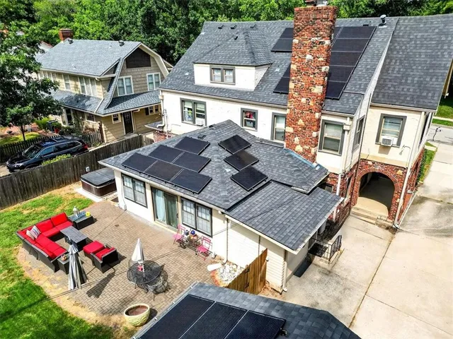 $775,000 | 441 West 67th Street, Kansas City, MO 64113