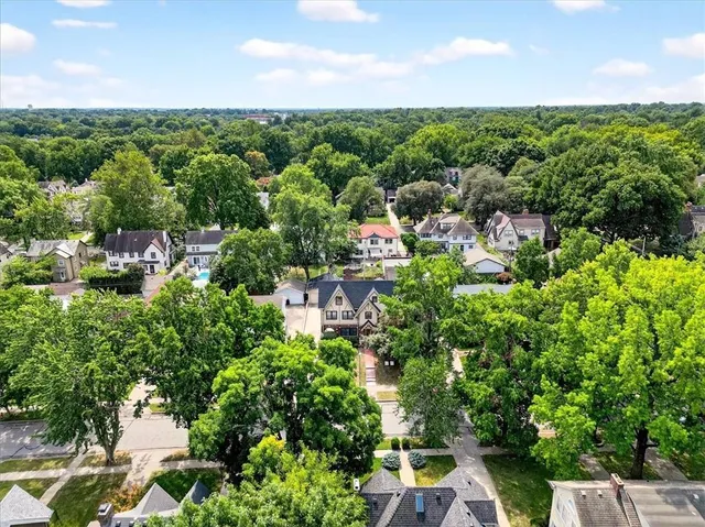 $775,000 | 441 West 67th Street, Kansas City, MO 64113