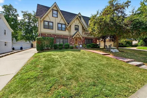 $750,000 | 441 West 67th Street, Kansas City, MO 64113