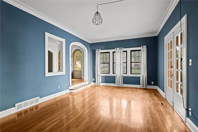 $775,000 | 441 West 67th Street, Kansas City, MO 64113