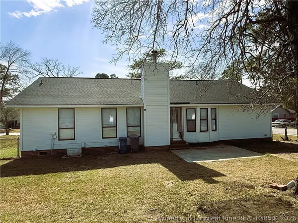 a front view of house with yard