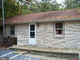 413 Hershey Road Elizabethtown, PA 17022 - Photo 3 of 7 Gallery Image 3