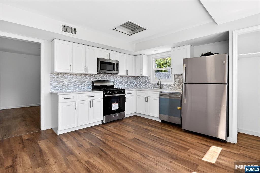 292 Louis Street, Unit 1 Hackensack, NJ 07601 - Photo 2 of 22