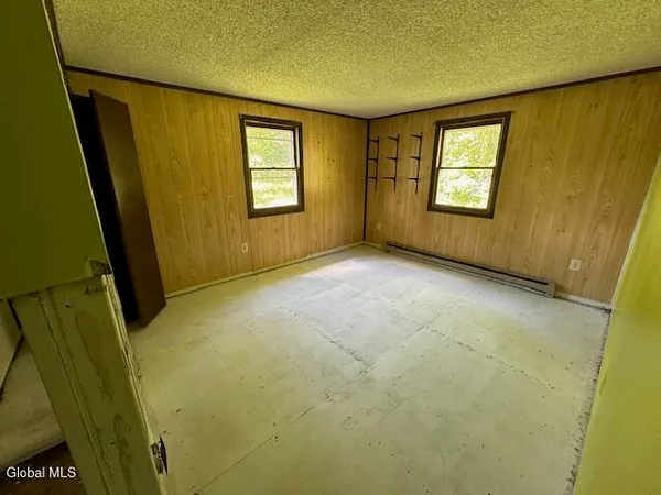 $99,500 | 34 Village Lane North, Ticonderoga, NY 12883