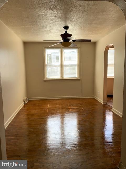 2859 Cushing Road Camden, NJ 08104 - Photo 3 of 13 Dining Room