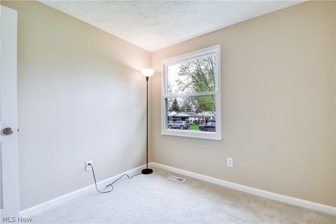6996 Roe Boulevard Madison, OH 44057 - Photo 23 of 38