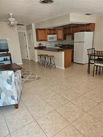 $1,600 | 220 Park Boulevard North, Unit 202, Venice, FL 34285