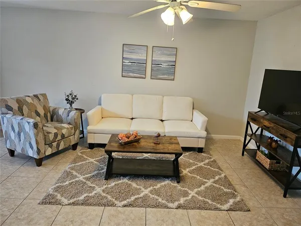 $1,600 | 220 Park Boulevard North, Unit 202, Venice, FL 34285