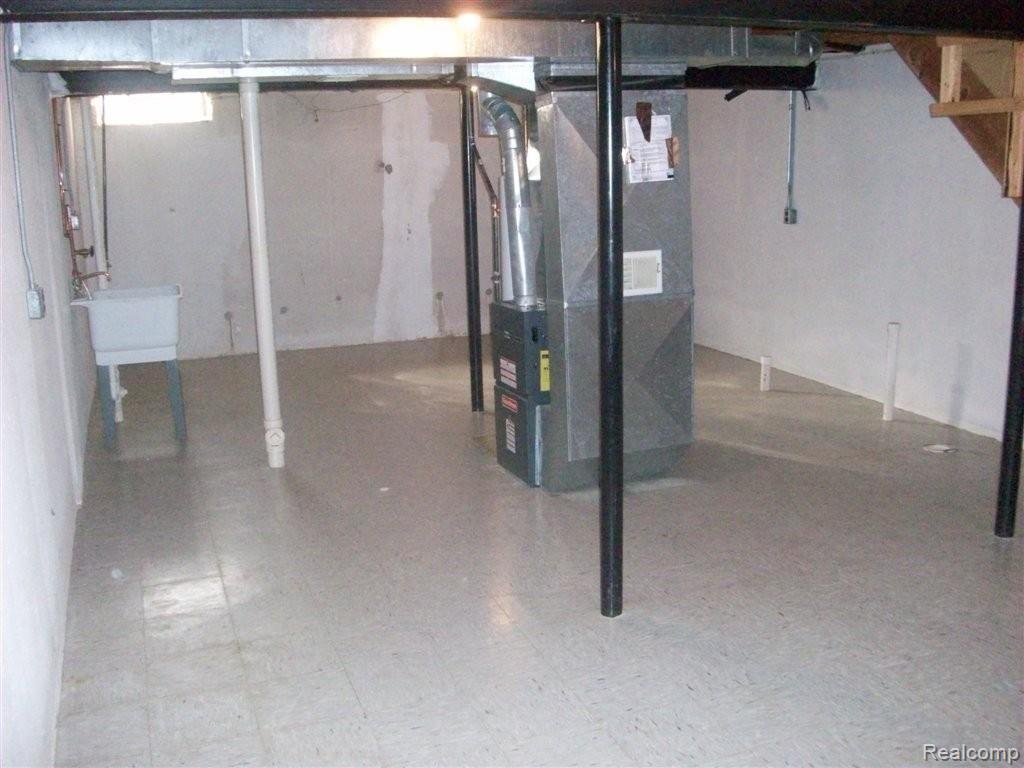 16280 Rudgate Street Southgate, MI 48195 - Photo 17 of 23 Basement.jpg