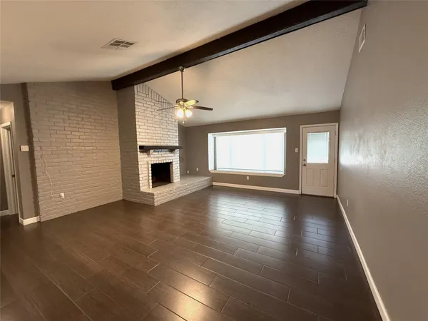 $2,100 | 17119 Barcelona Drive, Friendswood, TX 77546