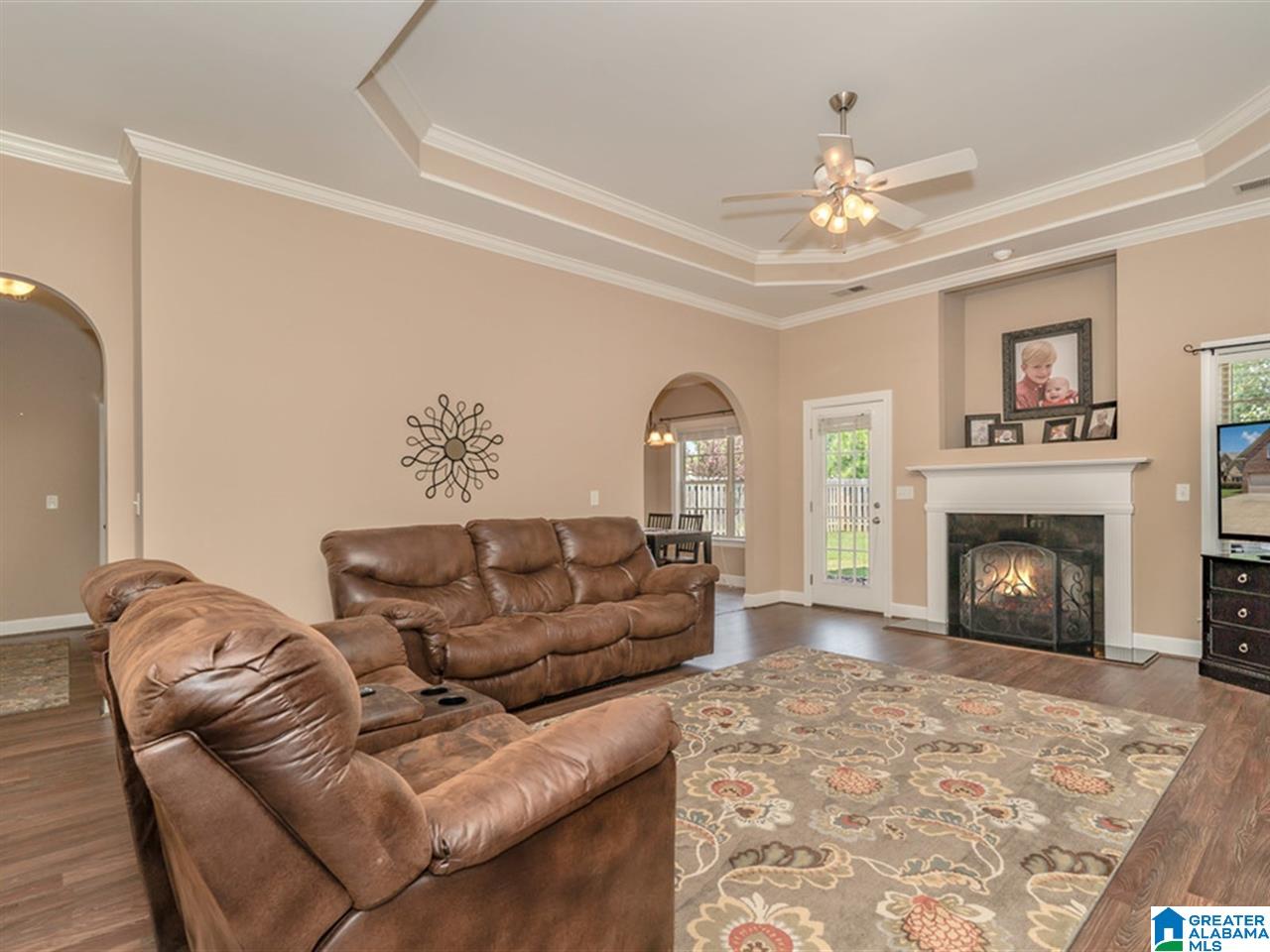 655 Waterford Lane Calera, AL 35040 - Photo 4 of 36
