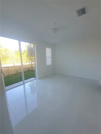 $1,300 | 24600 Southwest 129th Avenue, Unit 9, Homestead, FL 33032