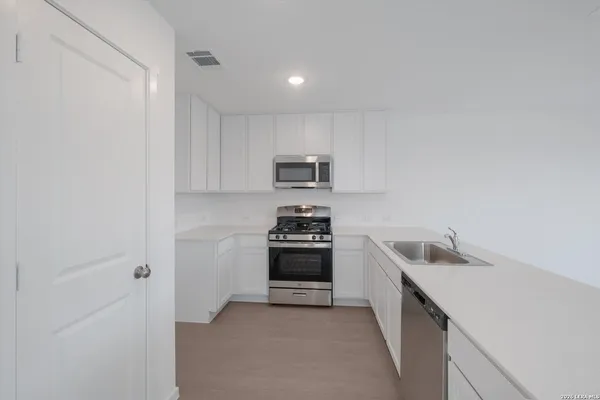 $1,450 | 7422 India Star, San Antonio, TX 78263