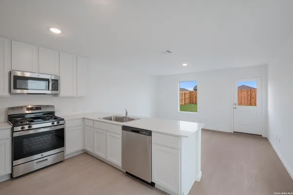 $1,450 | 7422 India Star, San Antonio, TX 78263