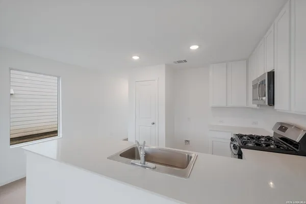 $1,450 | 7422 India Star, San Antonio, TX 78263