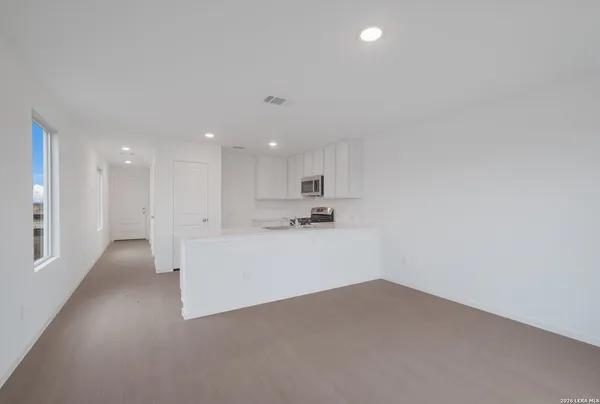 $1,450 | 7422 India Star, San Antonio, TX 78263
