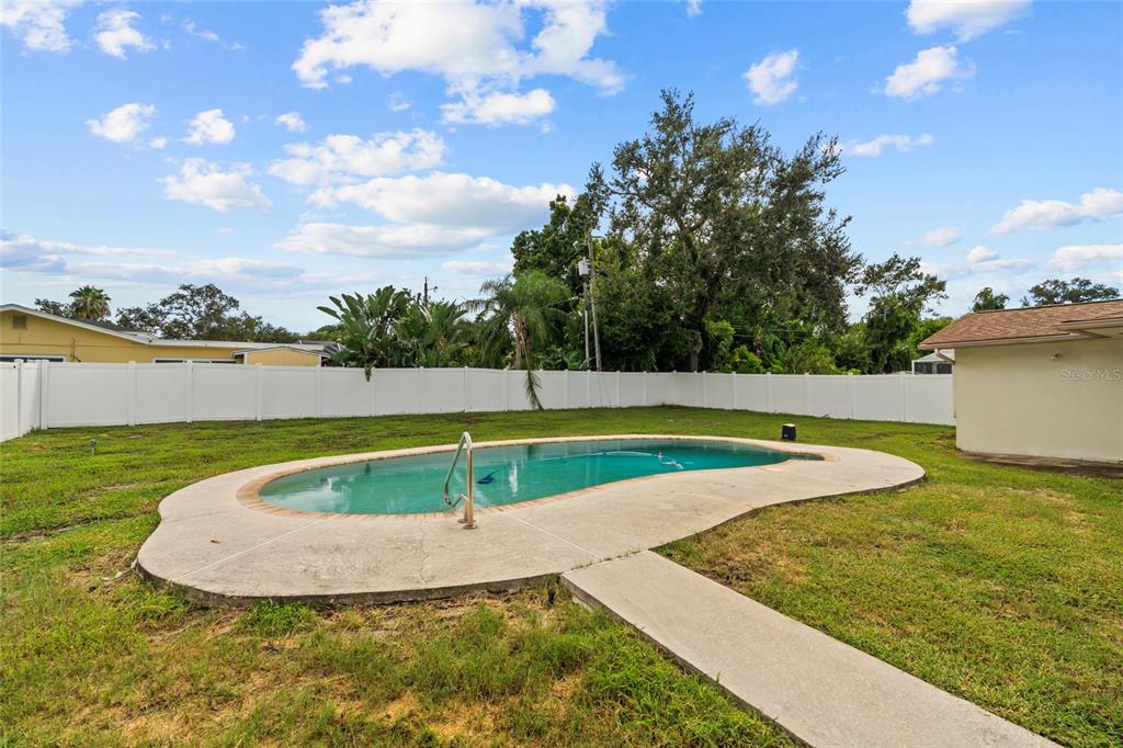 13236 84th Terrace Seminole, FL 33776 - Photo 31 of 34 a view of a backyard