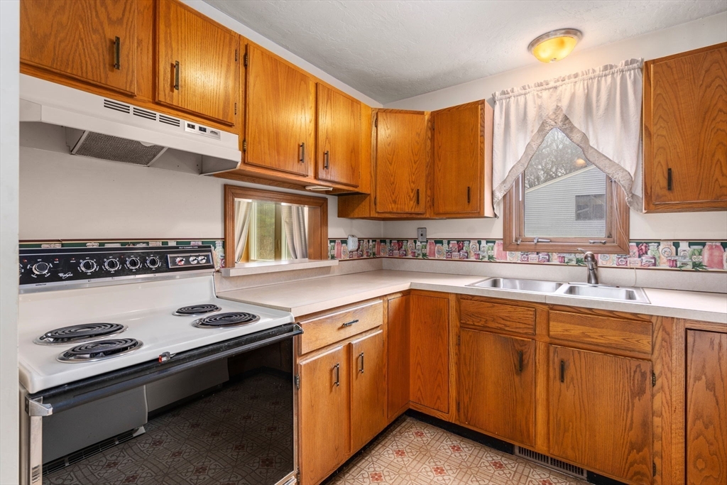60 Londonderry Road, Unit 60 Grafton, MA 01519 - Photo 3 of 24 Gallery Image 3