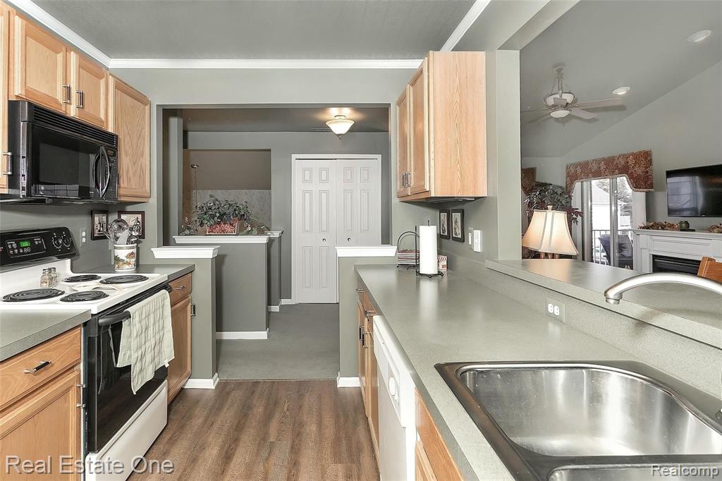 46116 Rhodes Drive Macomb, MI 48044 - Photo 13 of 27