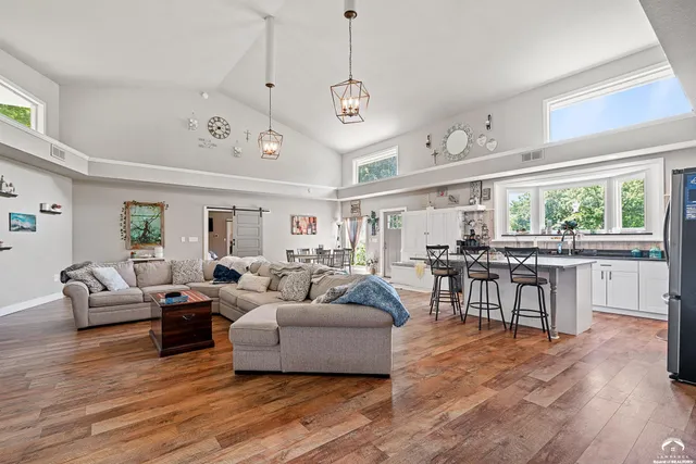 $379,950 | 4815 Cheyenne Lane, McLouth, KS 66054