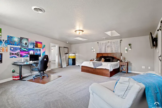 $379,950 | 4815 Cheyenne Lane, McLouth, KS 66054