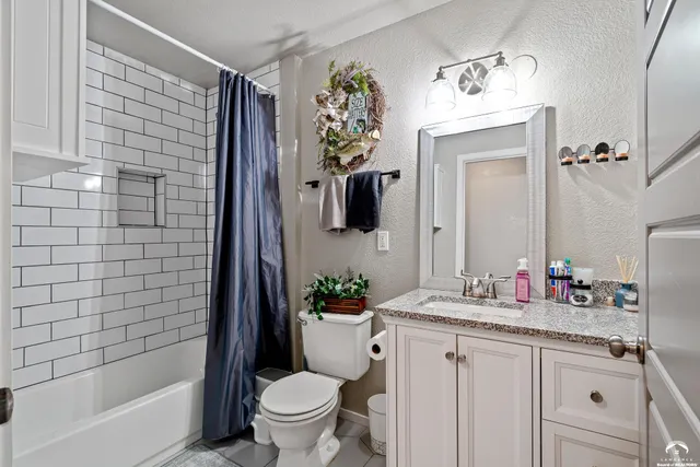 $379,950 | 4815 Cheyenne Lane, McLouth, KS 66054