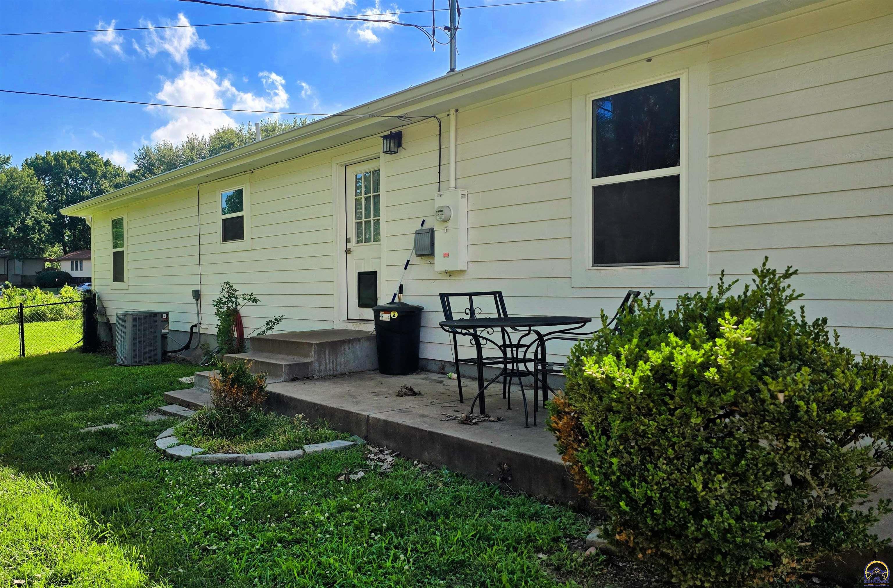 3650 Northeast Applewood Drive Topeka, KS 66617 - Photo 16 of 18