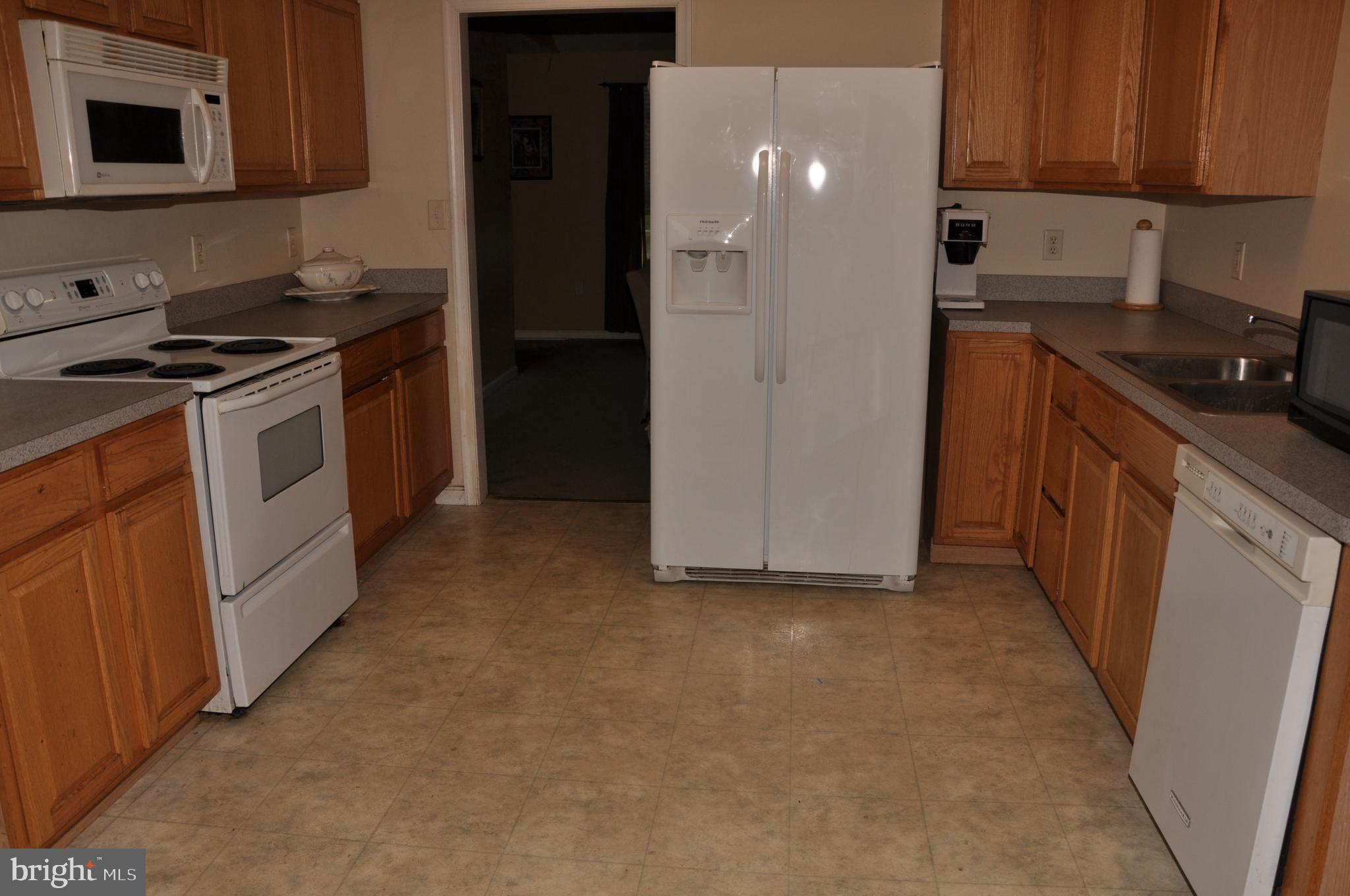 92 River Bend Road Kearneysville, WV 25430 - Photo 13 of 27 Kitchen