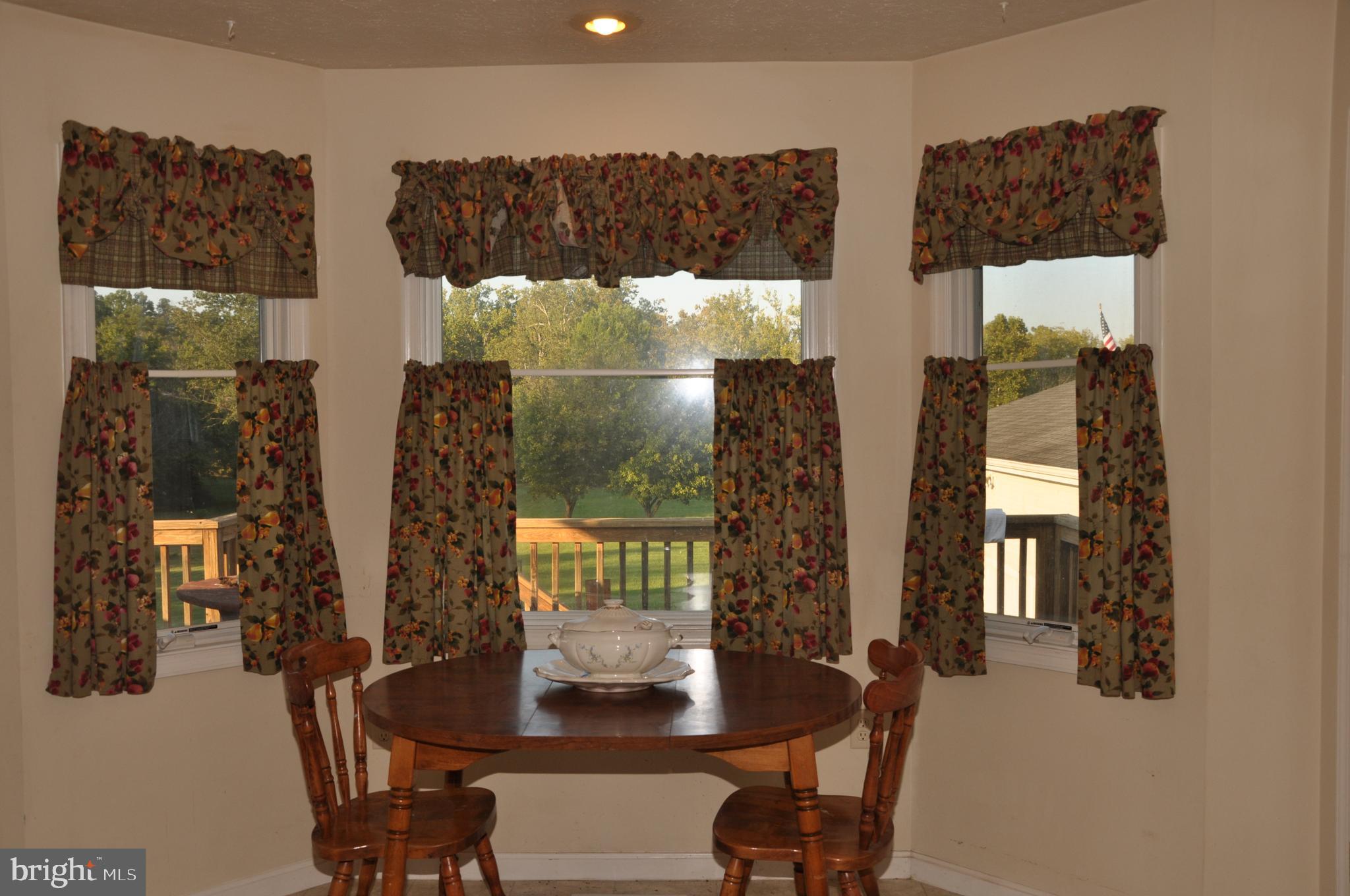 92 River Bend Road Kearneysville, WV 25430 - Photo 14 of 27 Kitchen Eat In Kitchen