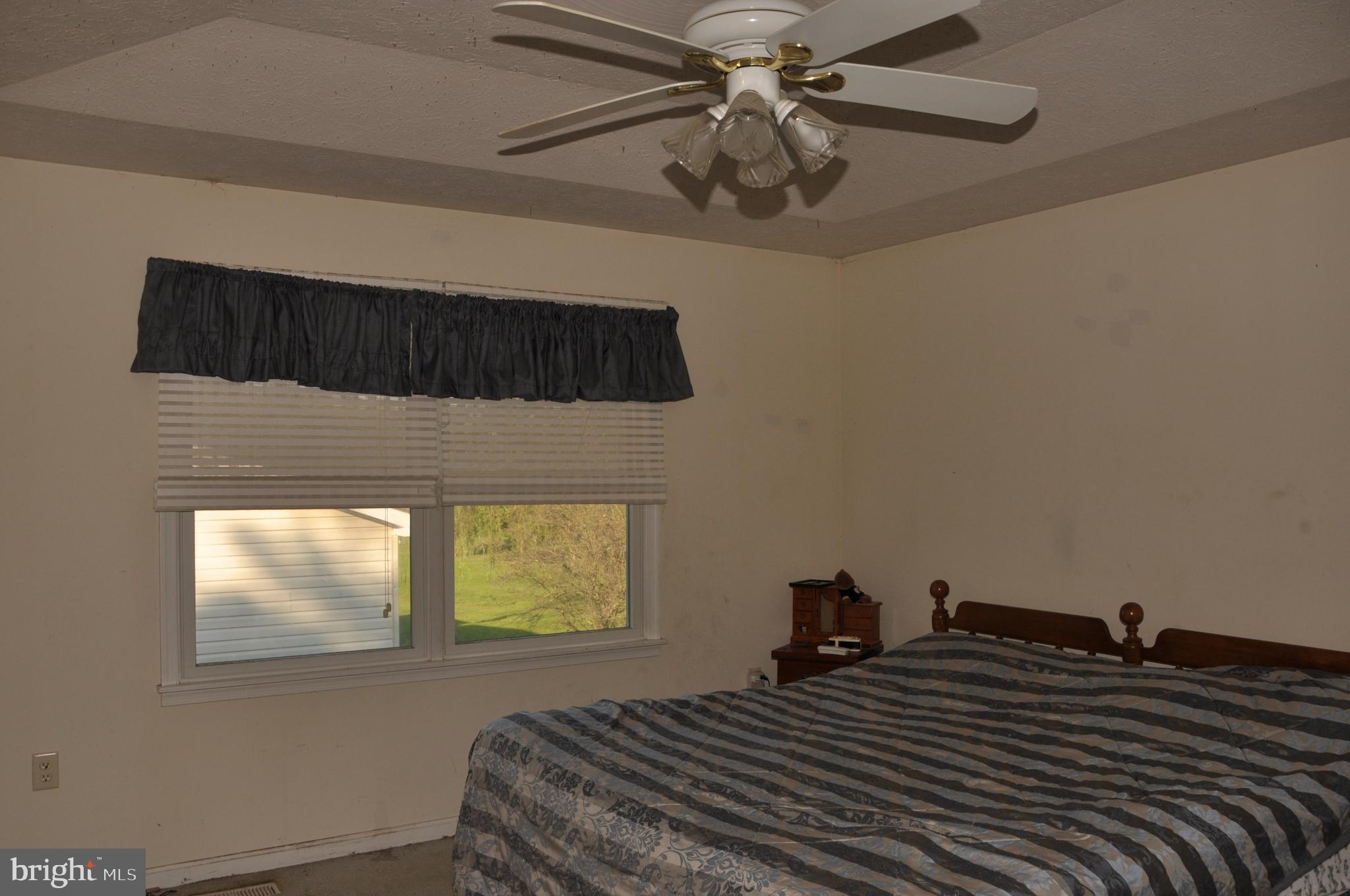 92 River Bend Road Kearneysville, WV 25430 - Photo 18 of 27 Master bedroom