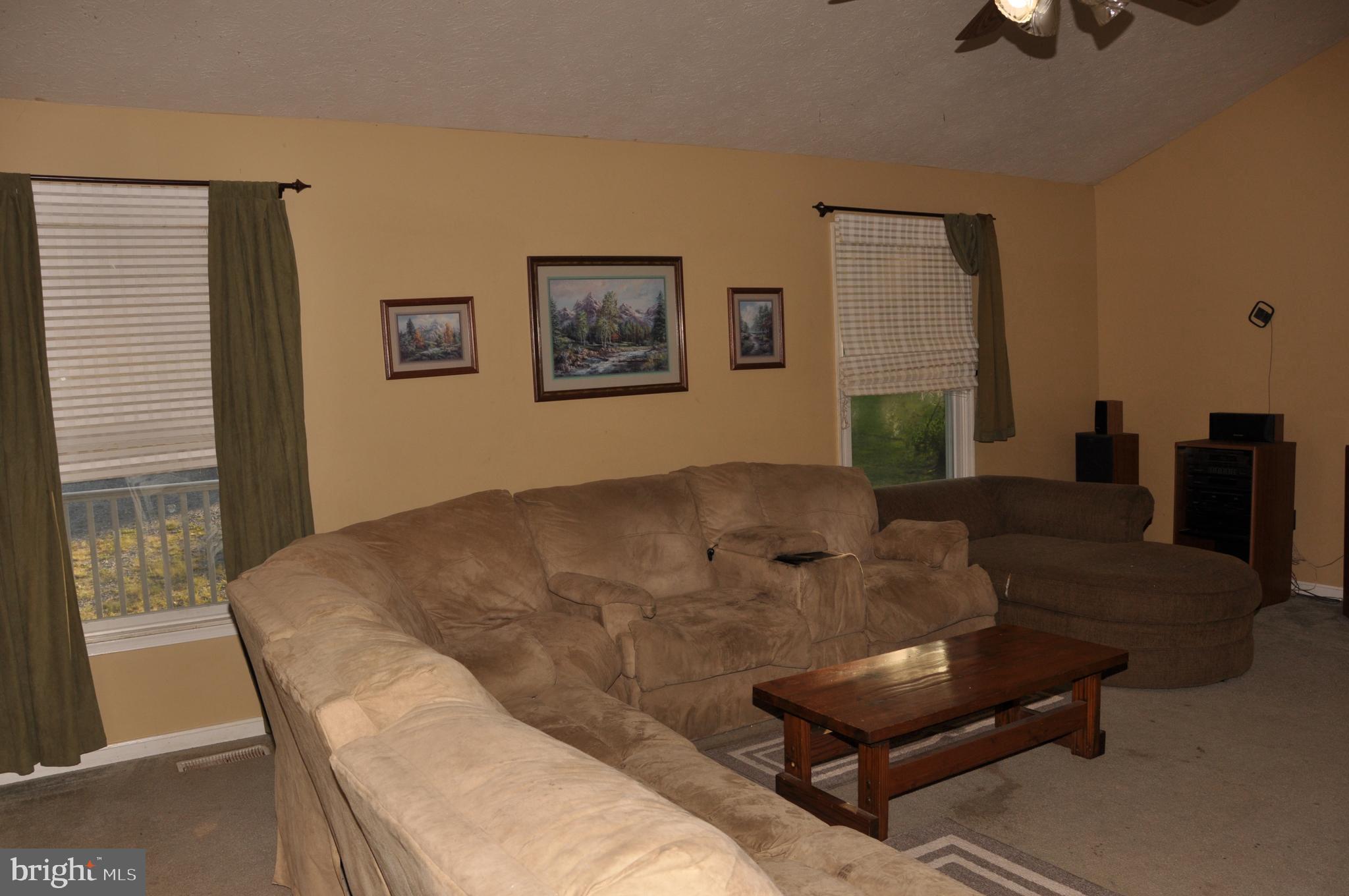 92 River Bend Road Kearneysville, WV 25430 - Photo 7 of 27 Great Room