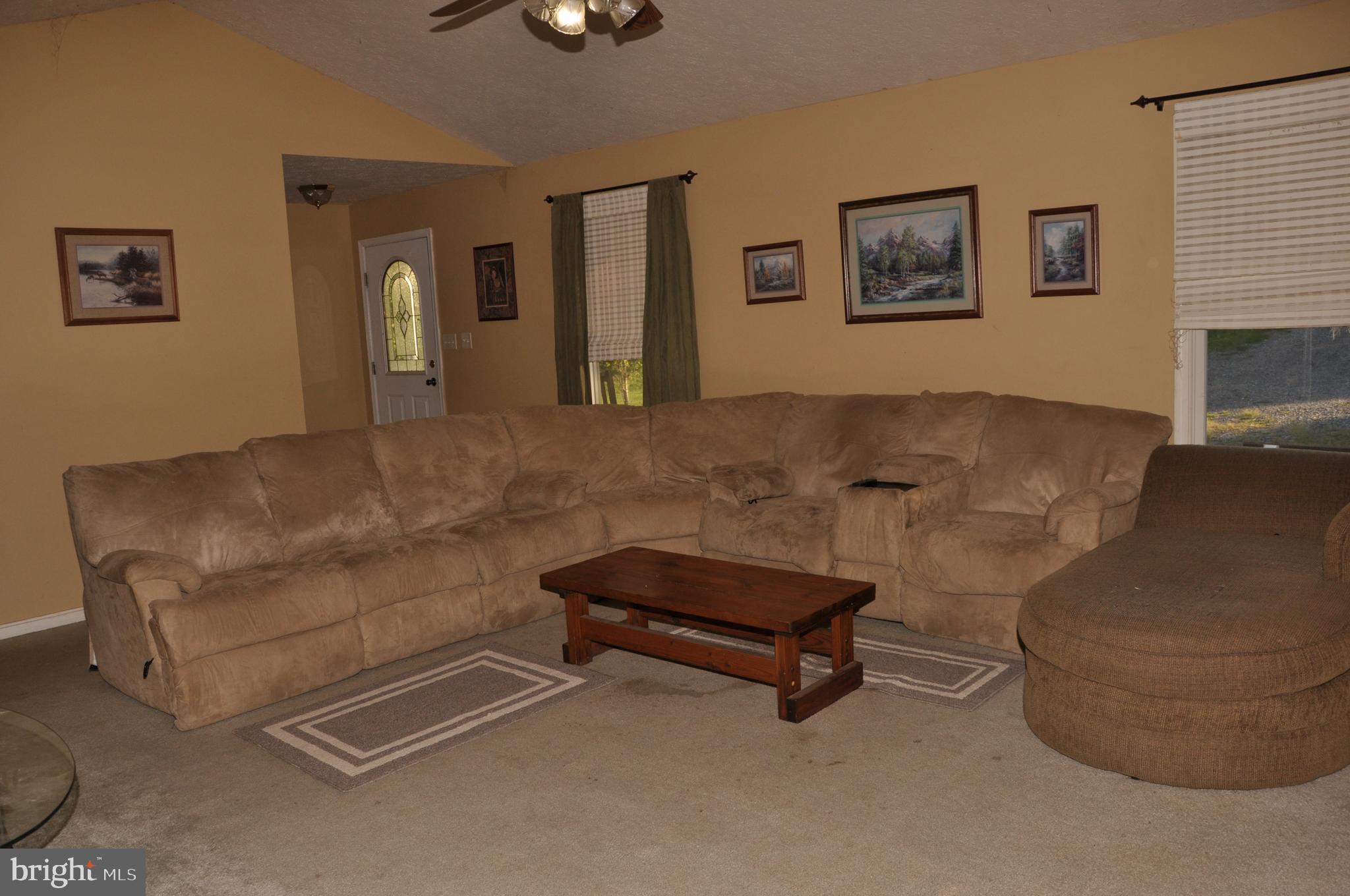 92 River Bend Road Kearneysville, WV 25430 - Photo 8 of 27 Great Room