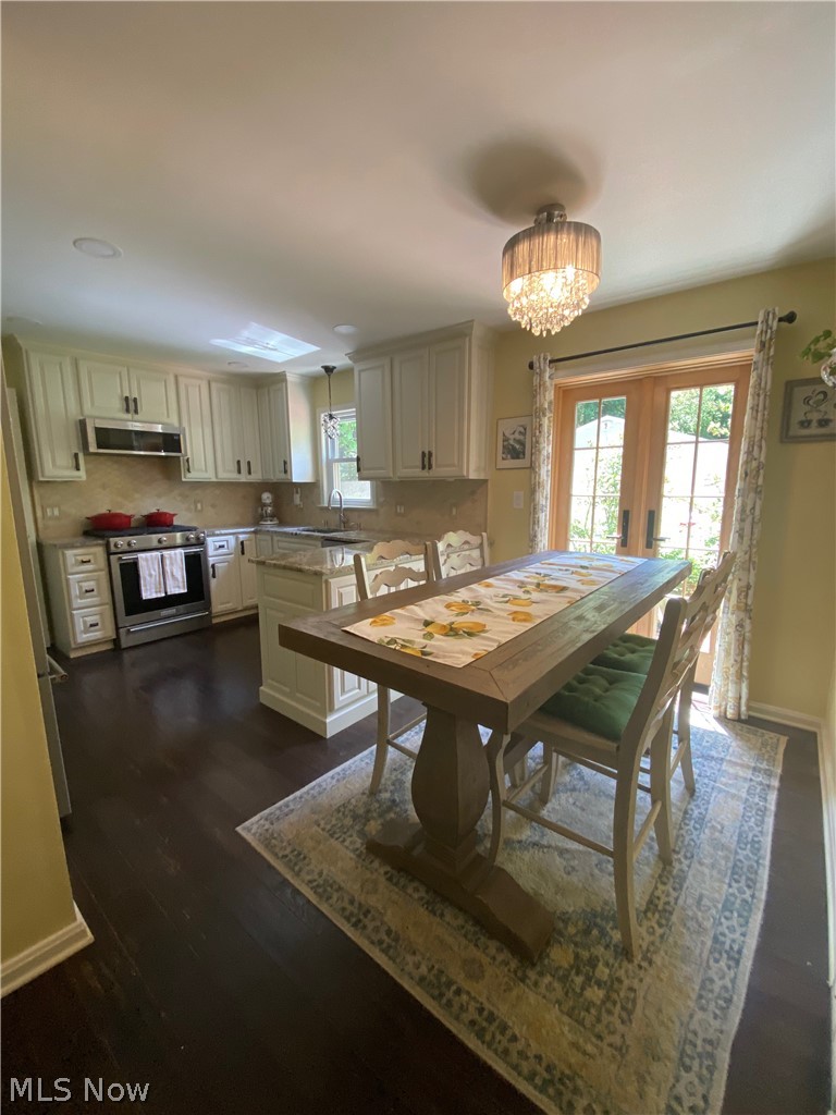 2235 Lorimer Road Cleveland, OH 44134 - Photo 2 of 35