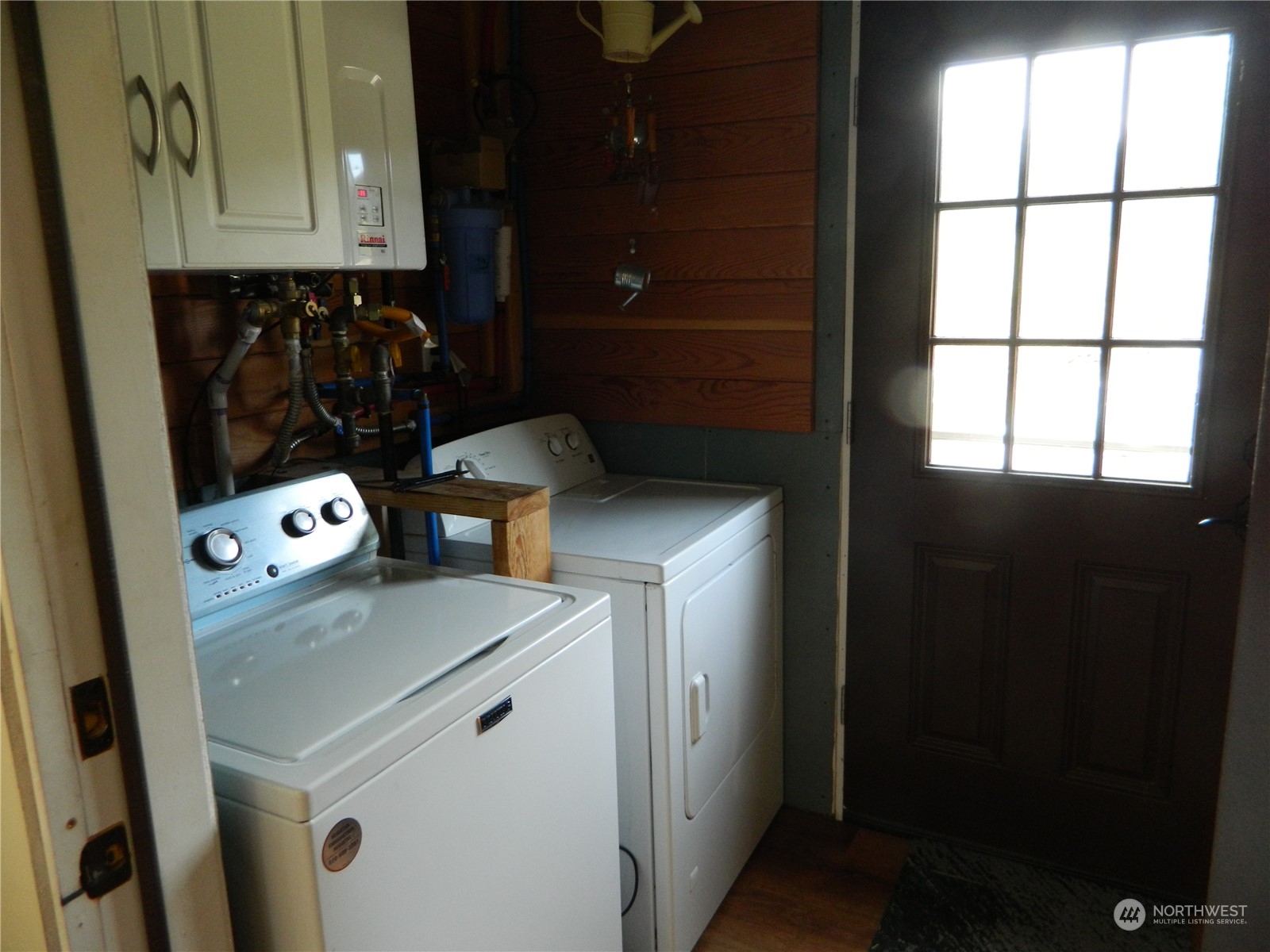 16 King Road Tonasket, WA 98855 - Photo 26 of 34 a utility room with dryer and washer