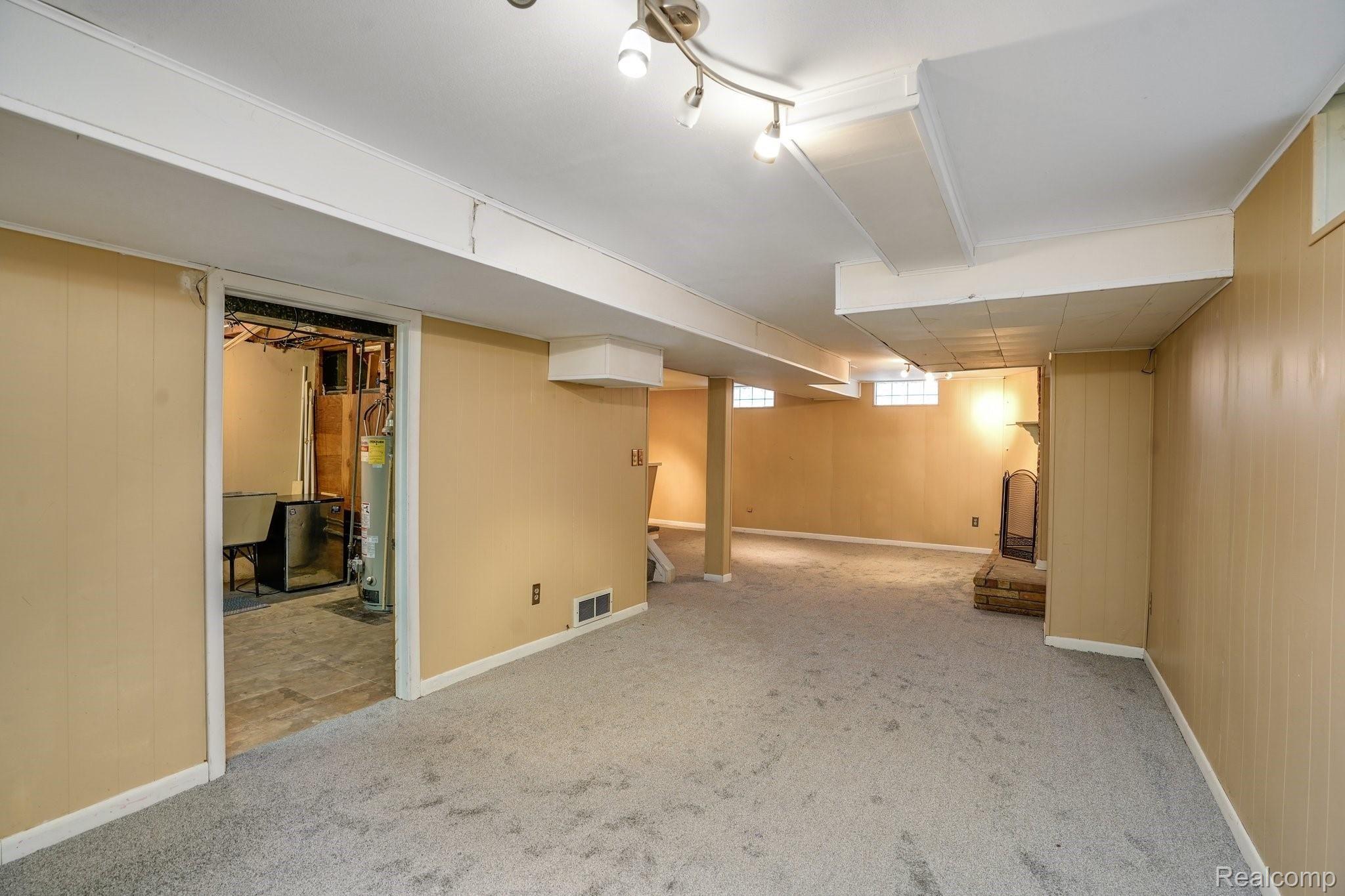 1550 Oakley Road Clawson, MI 48017 - Photo 22 of 28 30-web-or-mls-1550 Oakley Clawson030.jpg