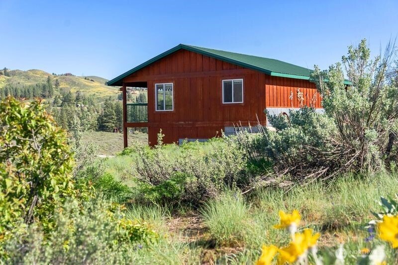 3 Northcott Road Winthrop, WA 98862 - Photo 3 of 34 Gallery Image 3