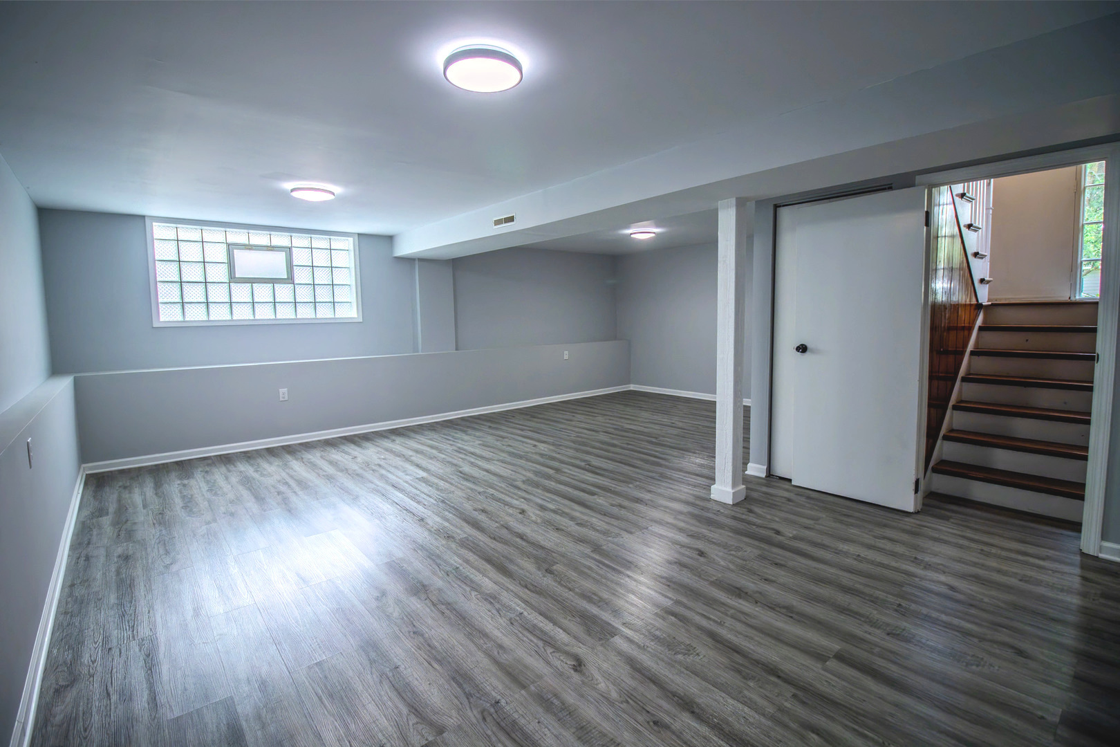 2602 Fairway Drive Joliet, IL 60435 - Photo 25 of 43 an empty room with wooden floor and windows