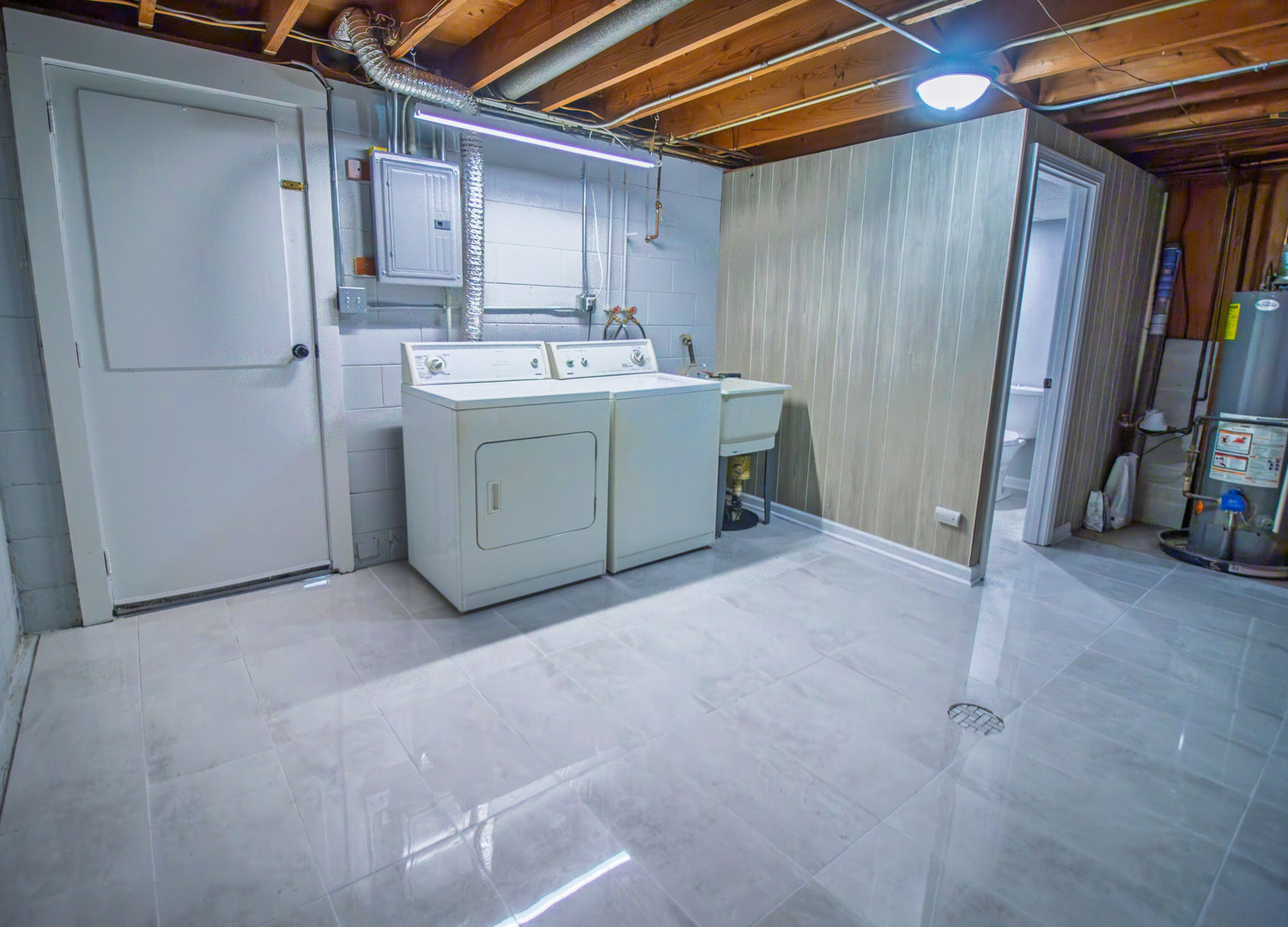 2602 Fairway Drive Joliet, IL 60435 - Photo 33 of 43 a utility room with dryer and washer