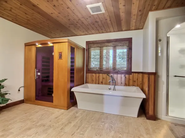 $1,279,000 | 1099 East Shore Road, Isle La Motte, VT 05463