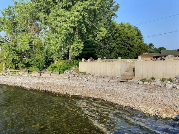 $1,279,000 | 1099 East Shore Road, Isle La Motte, VT 05463