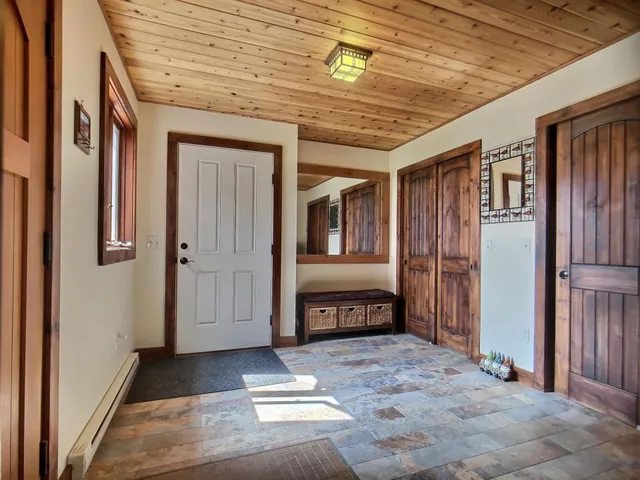 $1,349,000 | 1099 East Shore Road, Isle La Motte, VT 05463