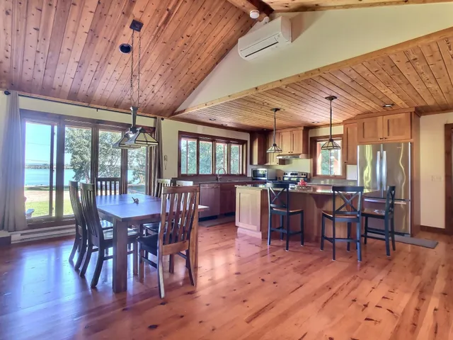$1,349,000 | 1099 East Shore Road, Isle La Motte, VT 05463