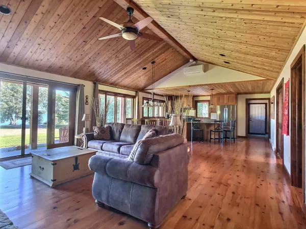 $1,279,000 | 1099 East Shore Road, Isle La Motte, VT 05463